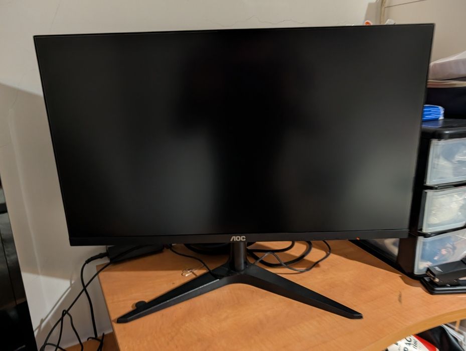 Setup Completo 3 Ecrãs + Periféricos + Estúdio de Som (Praticamente Novo)