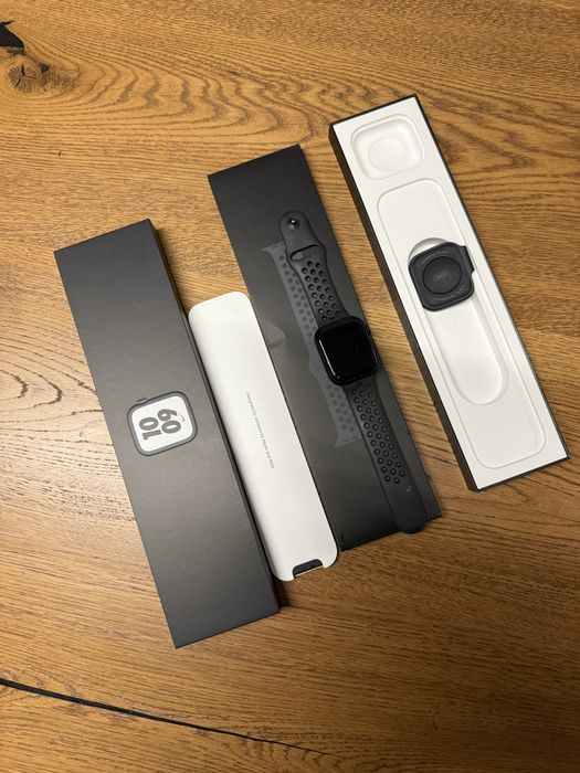 Apple Watch series 7 45 mm - Nike!