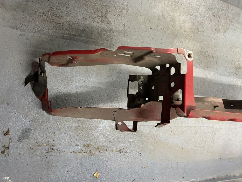 Продам запчастини передка, телевізор Volvo