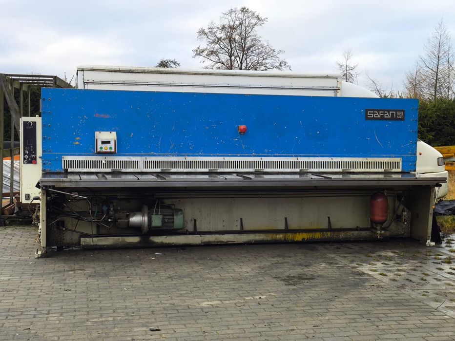 Gilotyna do cięcia blach