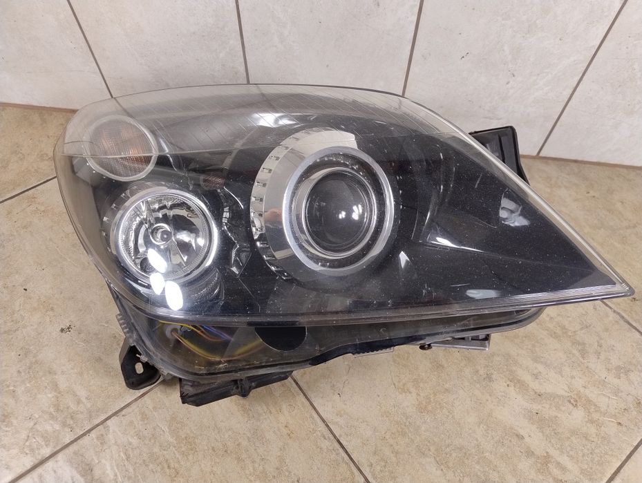 Opel Astra H 3 lampa reflektor prawy przod Xenon skrętny moduły Europa
