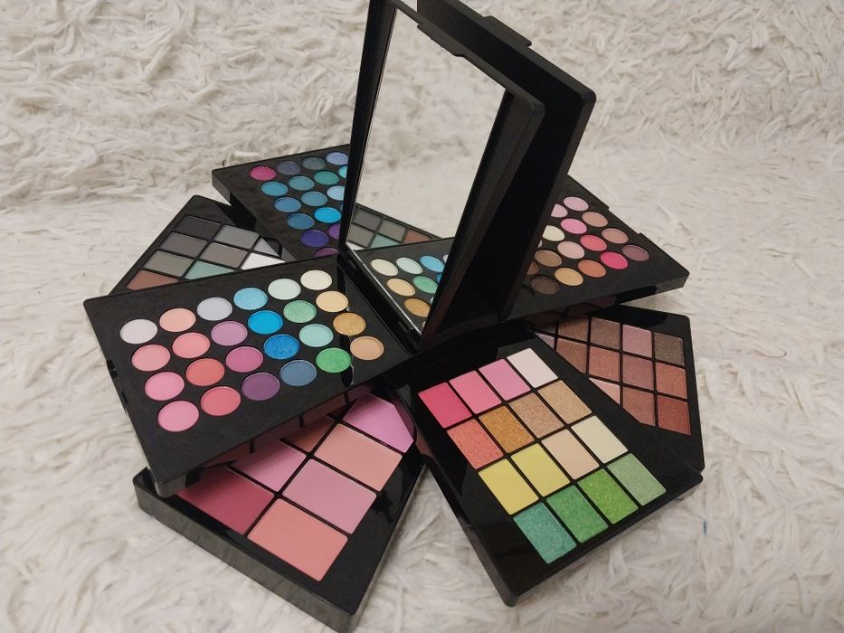 Продам набор декоративной косметики