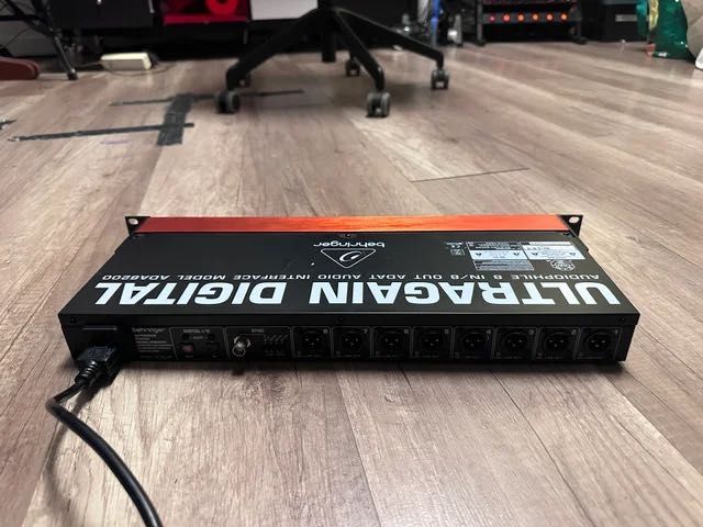Behringer ADA8200 Ultragain