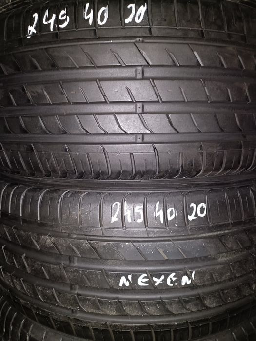 Pneus  245/40/20