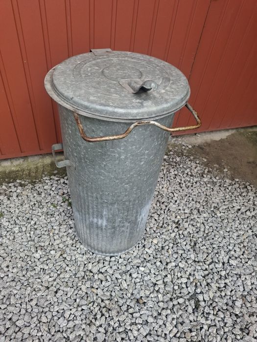 Kosz kubeł metalowy na śmieci