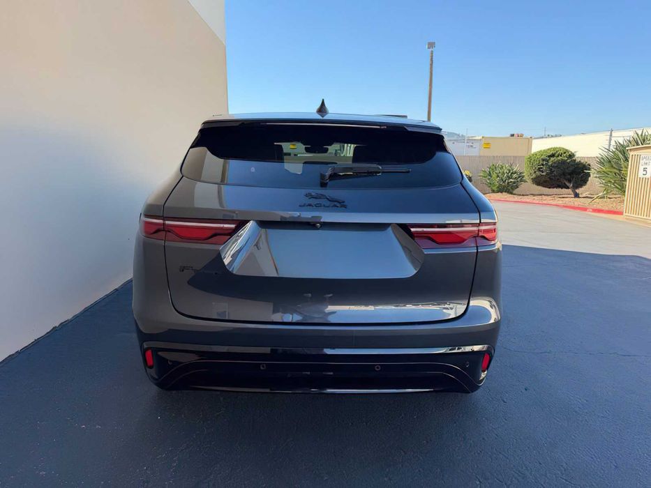 Jaguar F-PACE      2022