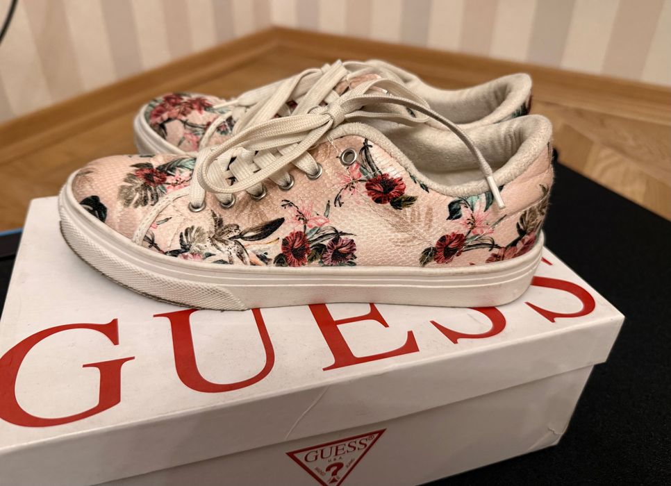 Buty na wiosnę Guess