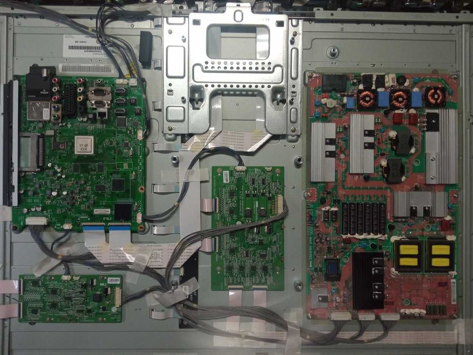 Telewizor LG 42" 42LE8500, płyta główna, zasilacz, logika - części, elektronika.