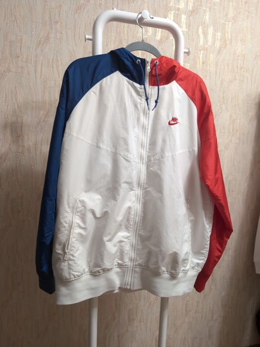 Вітровка Nike L розмір чудовий стан