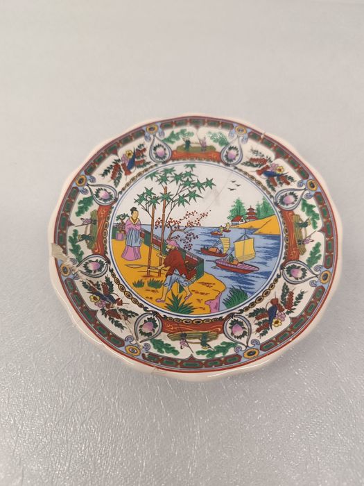 Prato Decorativo Porcelana Chinesa Antiga. Macau. 10 cm