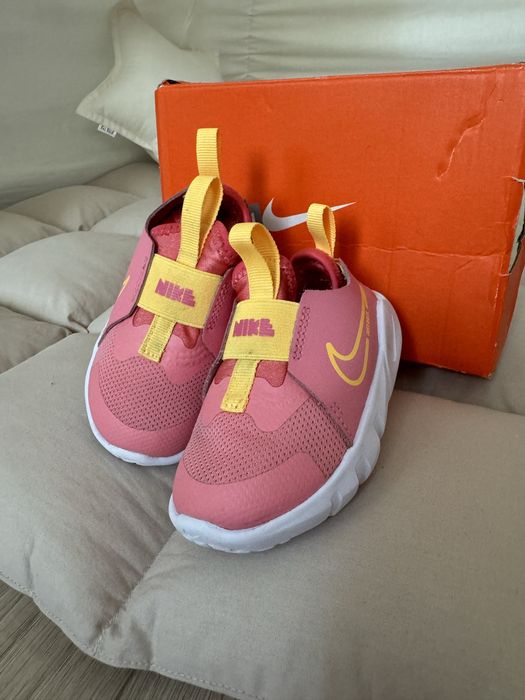 Кросівки Nike на дівчинку