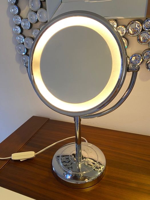 Espelho de Maquiagem com Luz LED e Aumento – Dupla Face