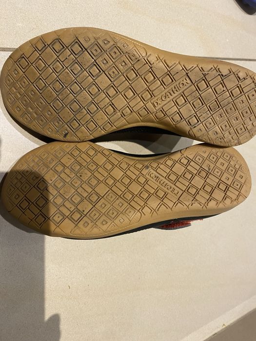 Buty do piłki nożnej, halówki Decathlon, rozm. 30