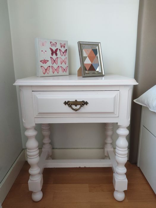 Mesa de cabeceira vintage