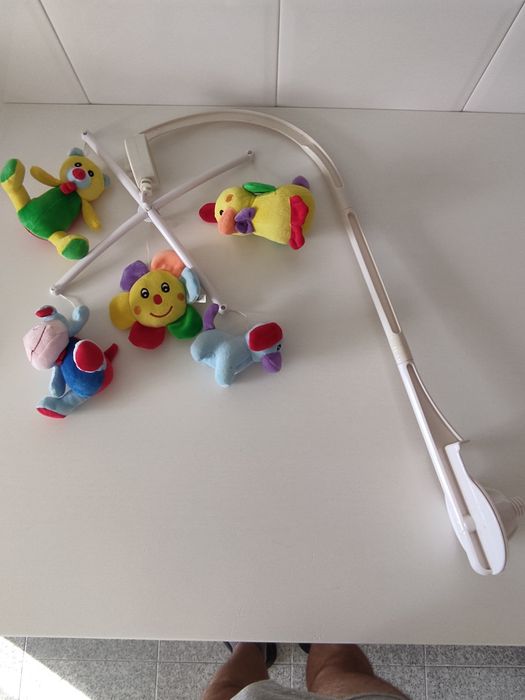 Móbile musical para berço