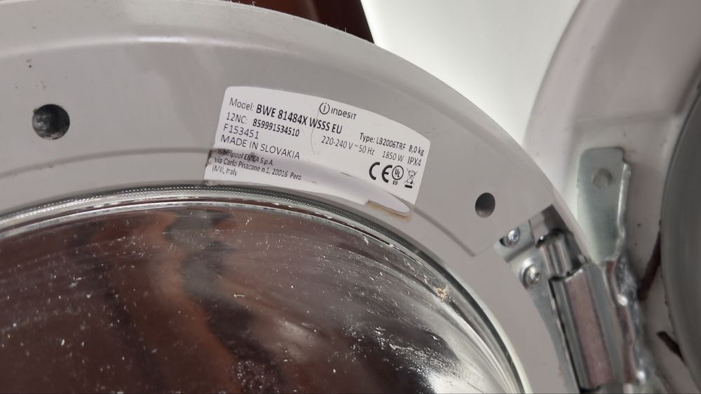 Máquina de lavar roupa Indesit Innex – 8kg / 1400rpm