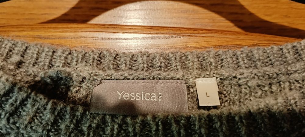 Sweter szary z błyszczącymi paskami L