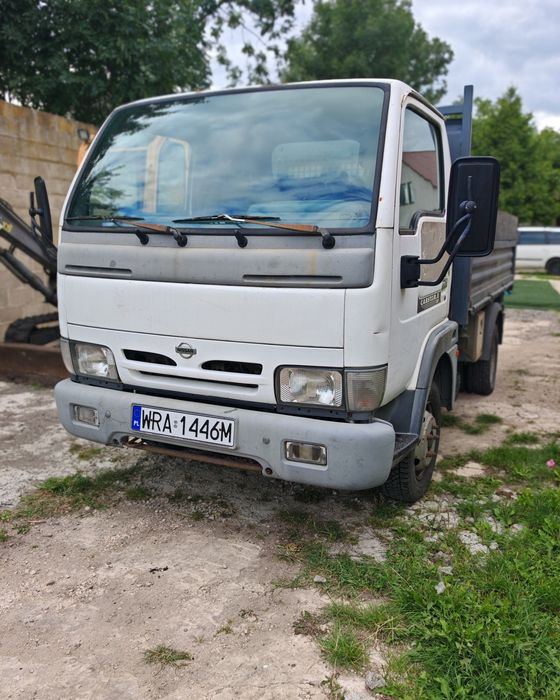 Nissan cabstar E wywrotka kat B. 2001 rok. wywrot 3stronny. zdrowa rama.