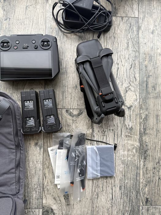 Квадрокоптери DJI Mavic 3