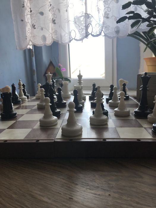 Szachy plastikowe duże PRL 42x42