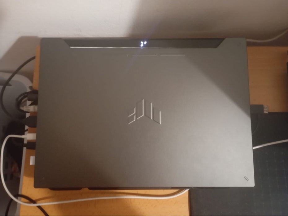 Portátil Gaming + Monitor 144Hz + Base refrigeradora da Cooler Master