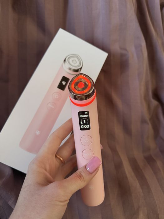 Устройство для домашнего ухода за кожей 6 в 1 Medicube AGE-R Booster Pro, Pink
