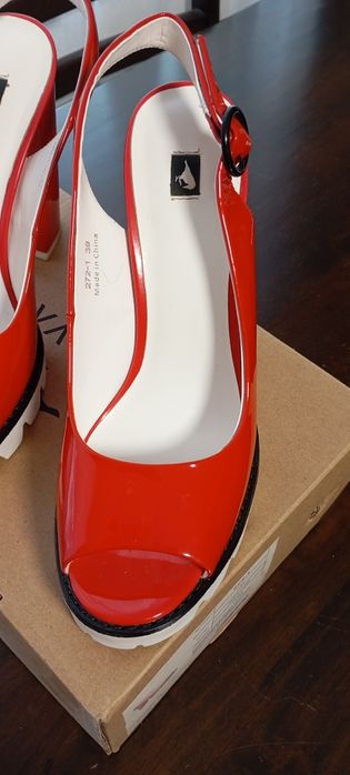 Босоніжки L.Carvari 39