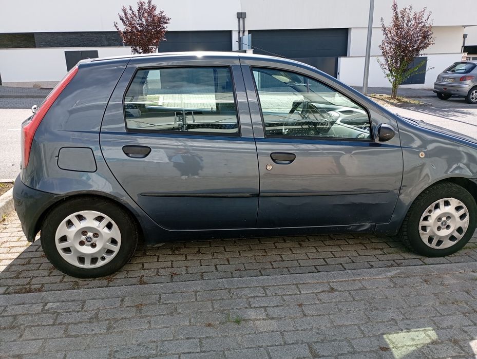 Venda Fiat Punto 2000 com 5 portas em cinza