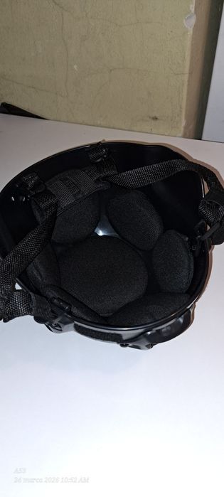 Kask rowerowy, sportowy.