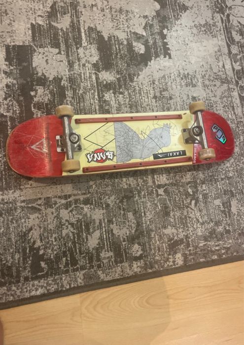 Skate da marca dilabor