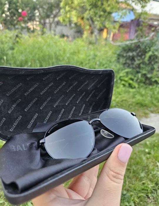 Окуляри balenciaga дефект