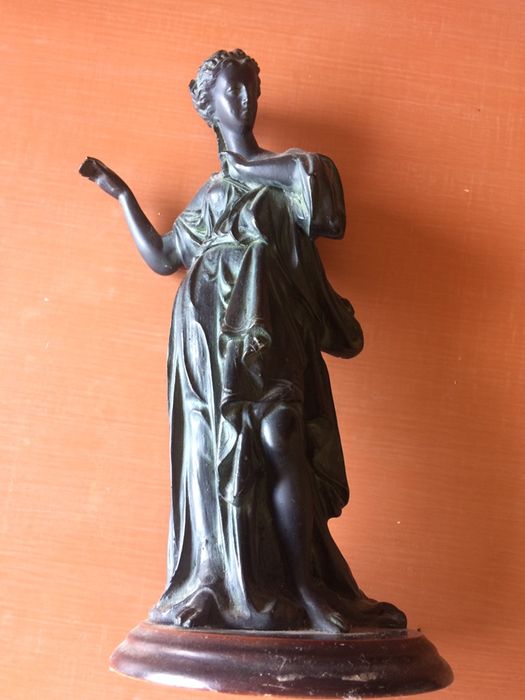 Casticais porta velas e estatua marmore e madeira