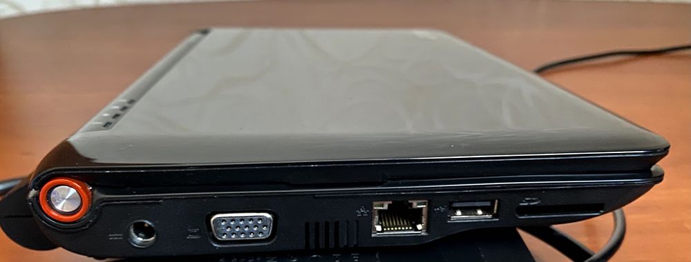 Acer Aspire One ZG5 (AOA150bk) ( 8.9", Intel Atom N270, 1,5 ГБ ОЗУ, все працює)