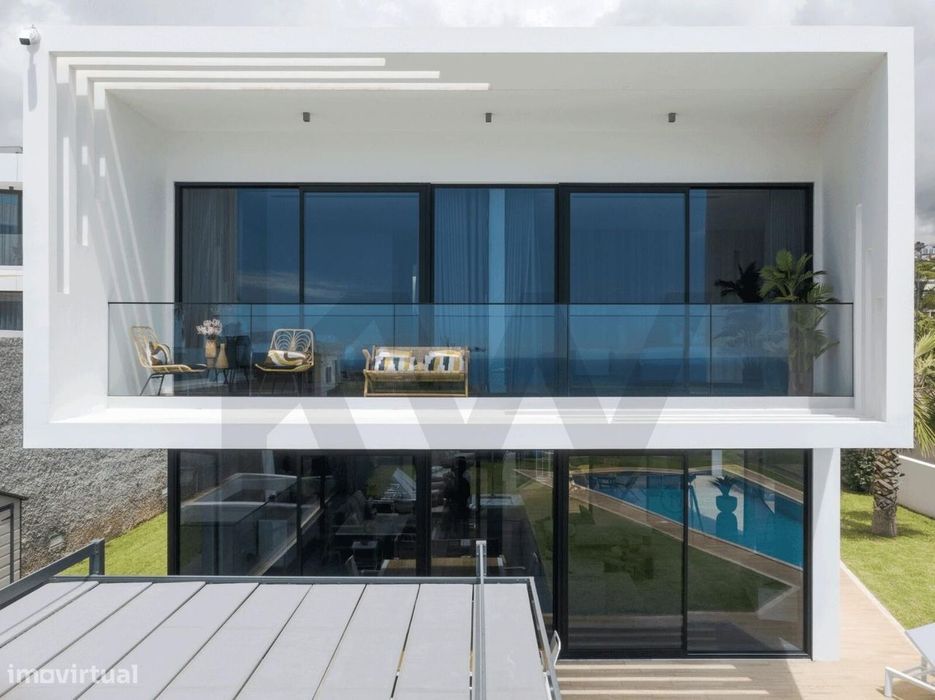 Diamond House | Moradia T4 com Piscina e Vista Mar – Funchal