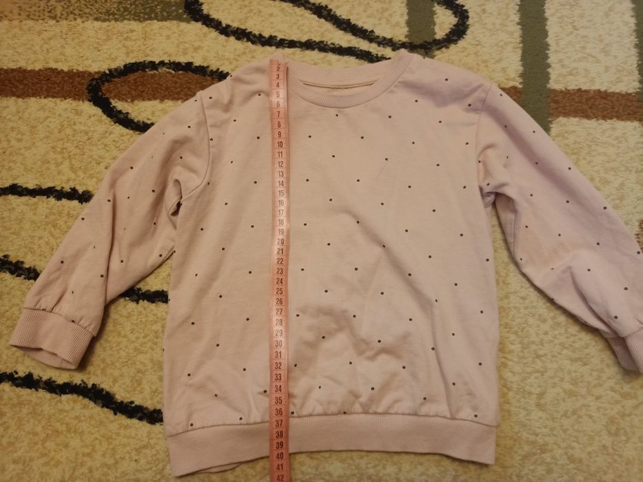Кофти дитячі 4-4.5 роки дівчачі осінь. Без застібки