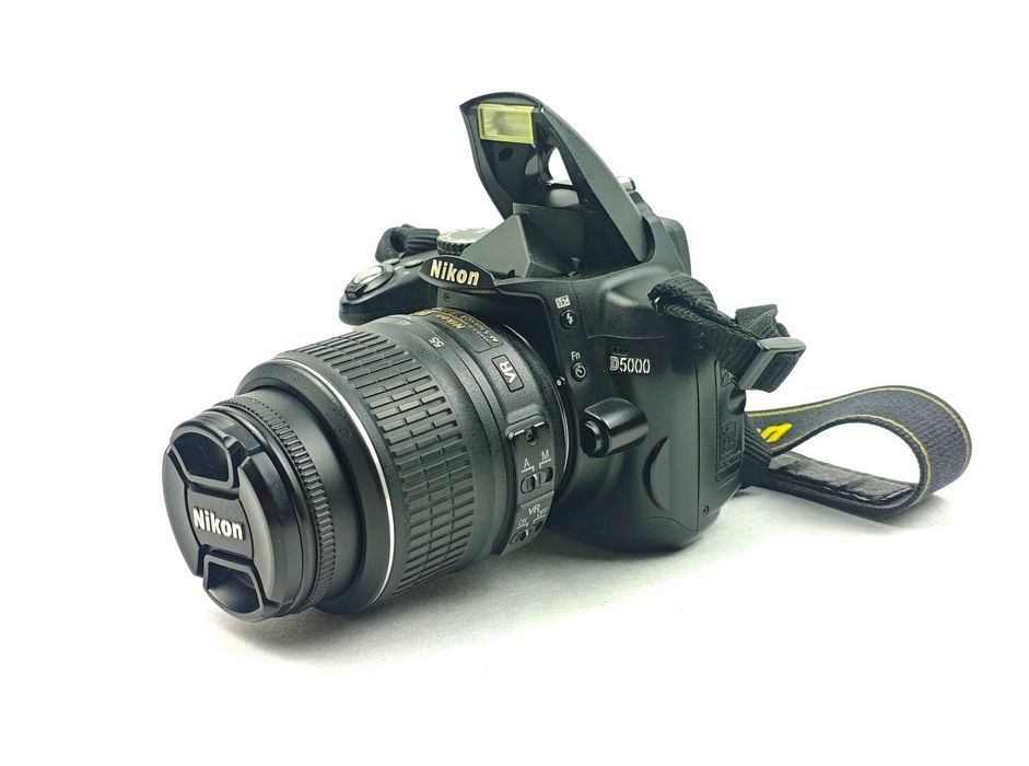 Дзеркальний фотоапарат Nikon D5000 KIT 18-55mm 8Gb