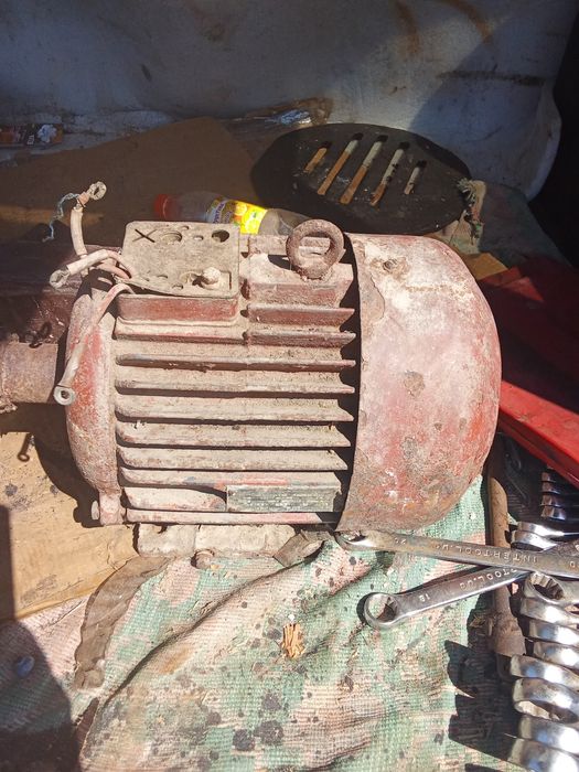 Продам Эл. Моторы 1_5 кВт обороты от 900 до2900