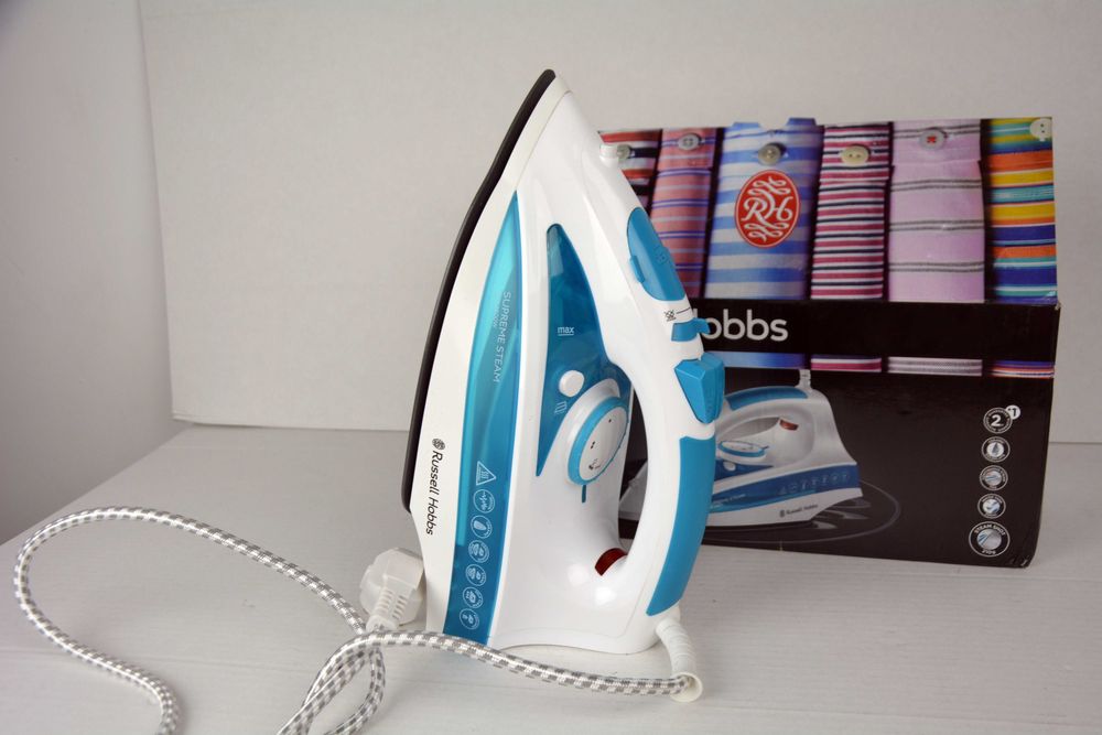 Żelazko Russell Hobbs 20562,-56, 2600 W z plamką na stopce