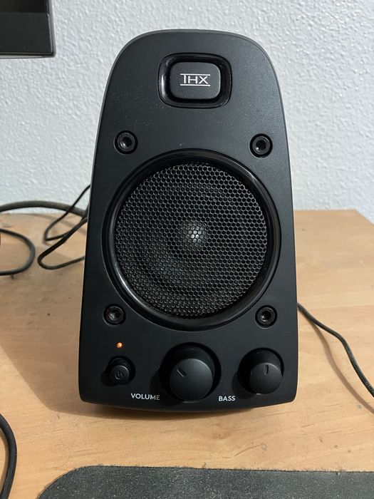 Colunas Logitech Z623 2.1 400W
