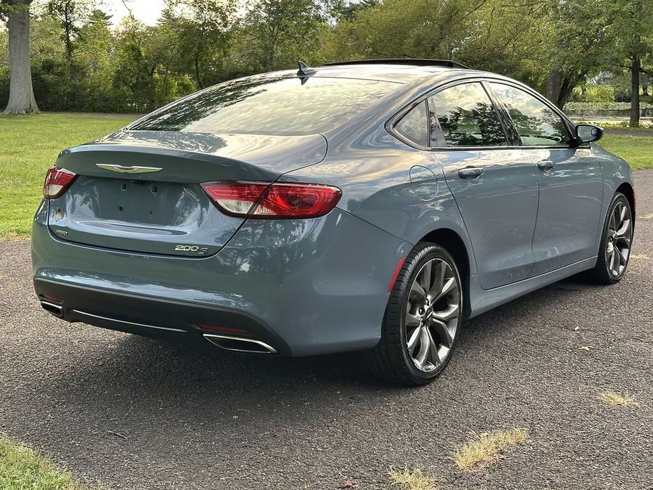 Chrysler 200 S      2015