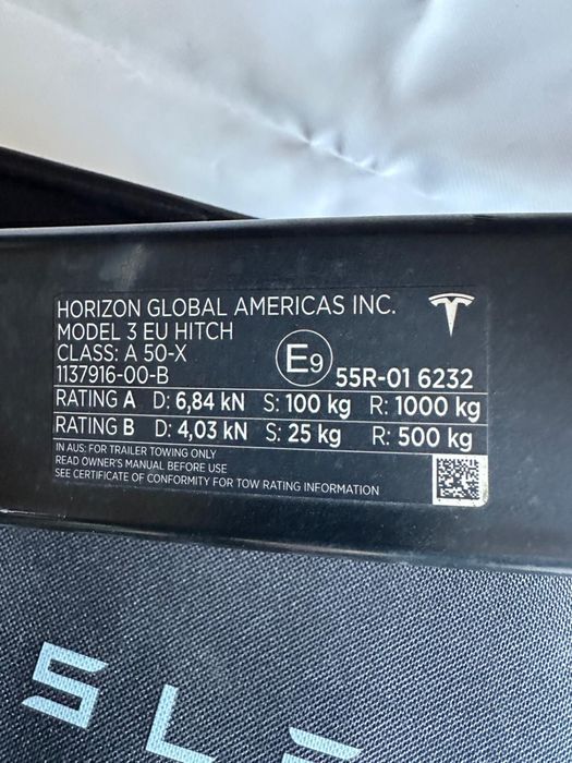 Gancho de Reboque Tesla Model 3