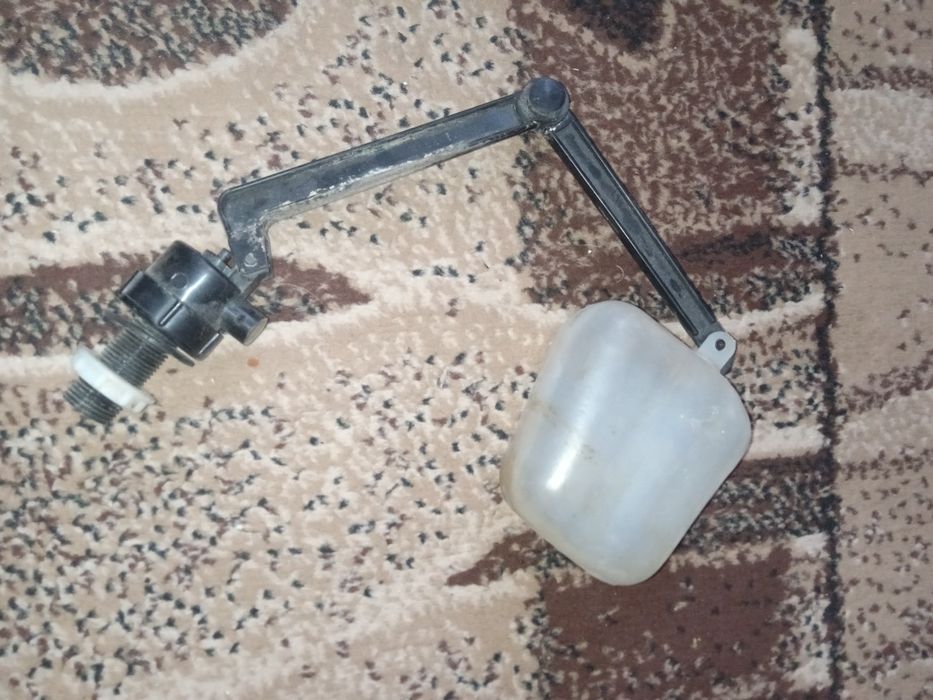 Поплавки для зливного бачка унітазу