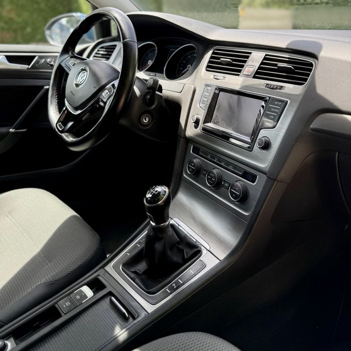VW Golf 1.6 TDi 2013 **DESDE 139€ mes **