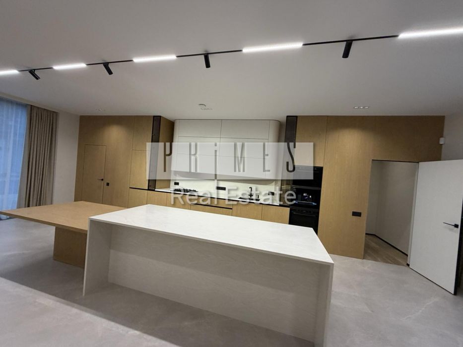 Продаж будинка 1200м2 КМ Riviera Village перша лінія води