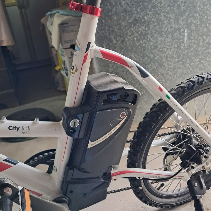 Bicicleta eléctrica Bom estado