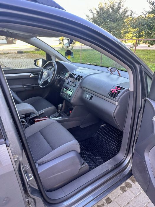 VW Touran 2011 1.4TSI бензин автомат