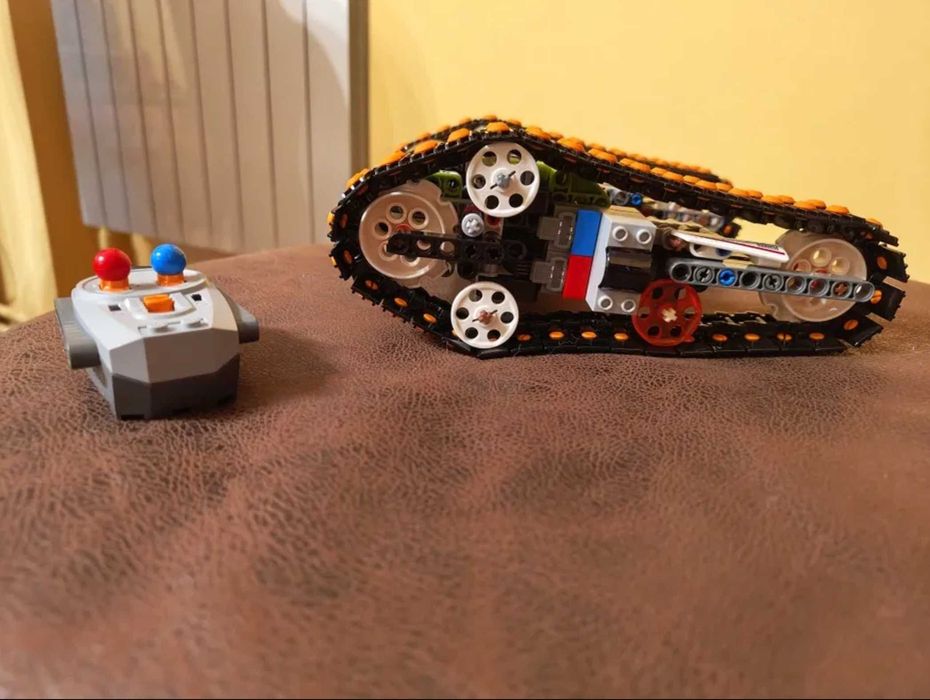 LEGO pojazd sterowany na bazie 42065