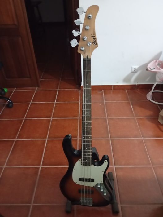 Baixo Cort GB JB (4 cordas)