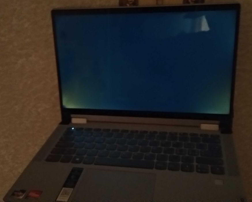 Lenovo Idealpad Flex 5 - AMD Ryzen 5 5500U/16/500