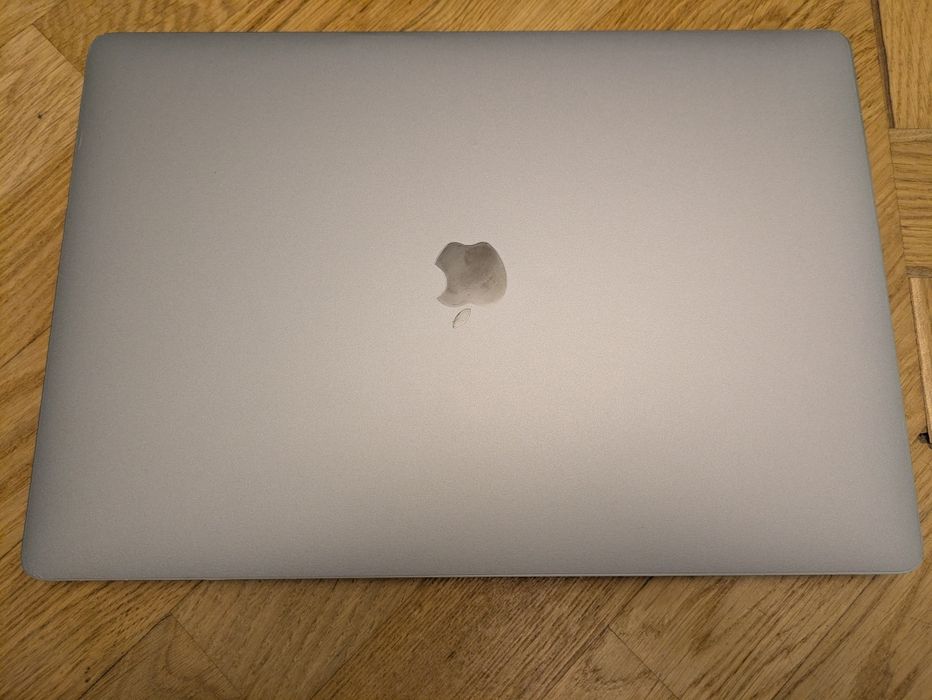 MacBook pro 2021, a2141, 16", i9(8 ядер), 32/512 ГБ, 5500М, ідеал.